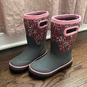 BOGS Grasp boots For Snow, Rain, Winter, Mud and Cold Weather, Toddlers size 13